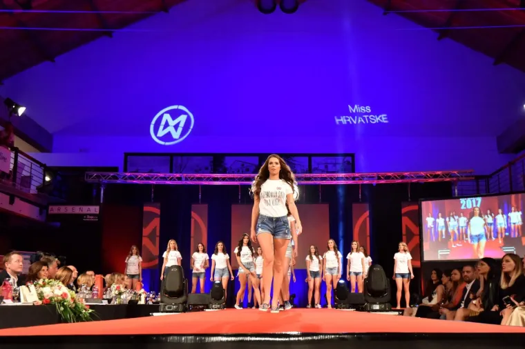 HRVATSKA IMA NOVU MISS: Krunu je ponijela Tea Mlinarić, a ovako su se ljepotice predstavile žiriju