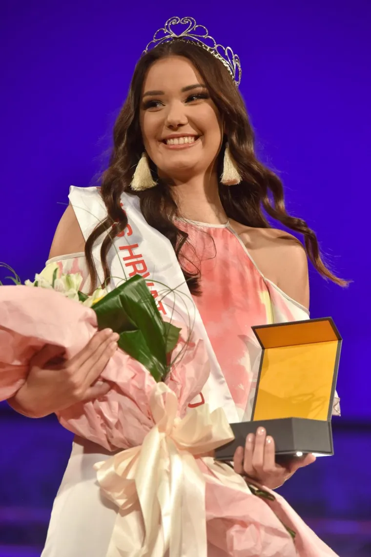 HRVATSKA IMA NOVU MISS: Krunu je ponijela Tea Mlinarić, a ovako su se ljepotice predstavile žiriju