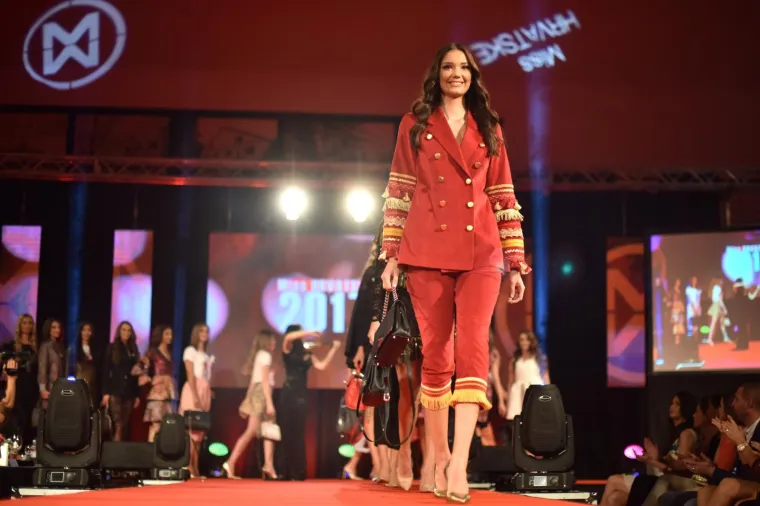 HRVATSKA IMA NOVU MISS: Krunu je ponijela Tea Mlinarić, a ovako su se ljepotice predstavile žiriju