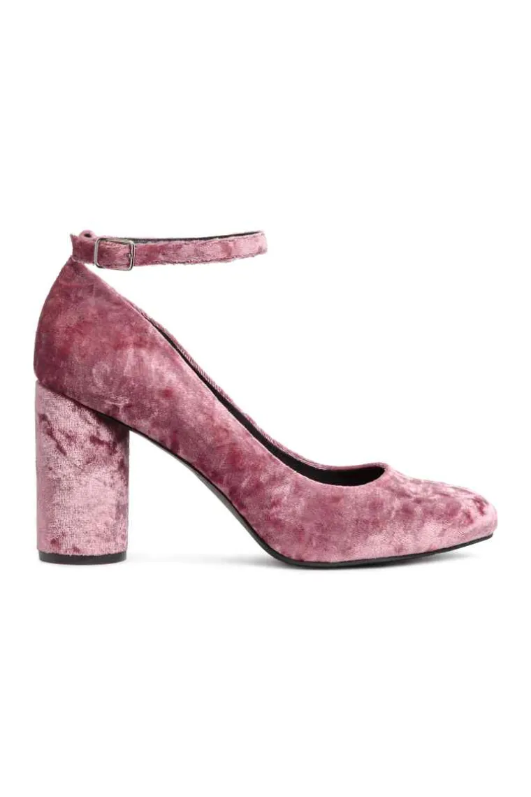 Baršunaste cipele s remenom, H&amp;M, 225,82 kune