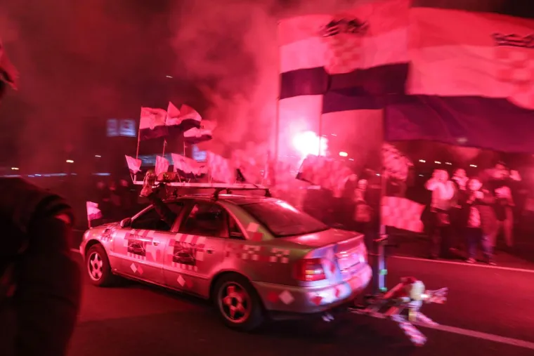 Doček Vatrenih: Navijači na Trgu bana Josipa Jelačića