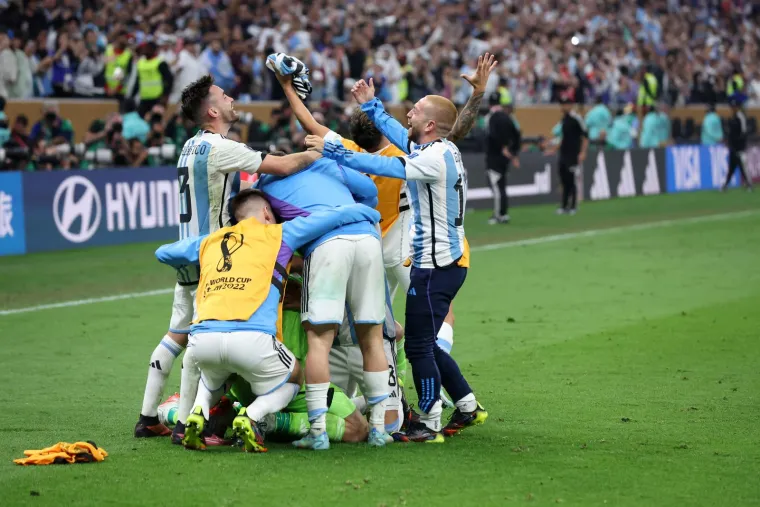 Messi u suzama slavi naslov prvaka svijeta: Ovo su Argentinci čekali 36 godina