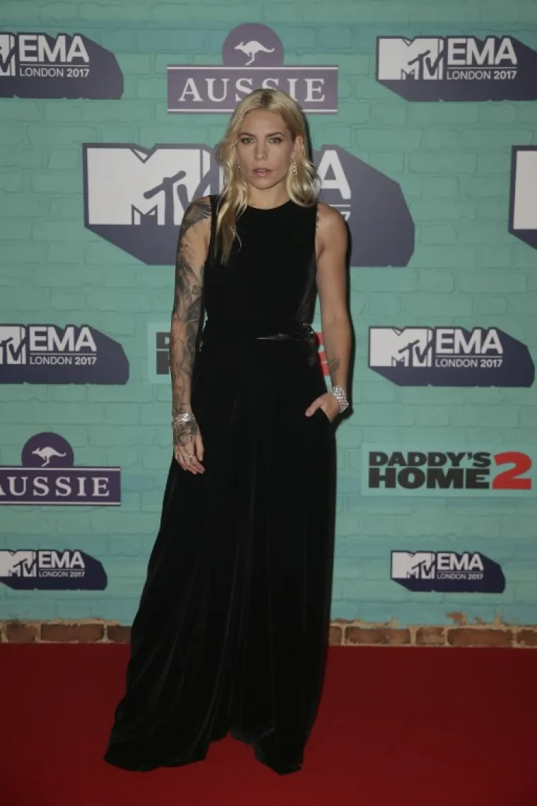 Američka pjevačica i kantautorica Skylar Grey također je išla na sigurno odabravši crnu haljinu (i također je pogodila).