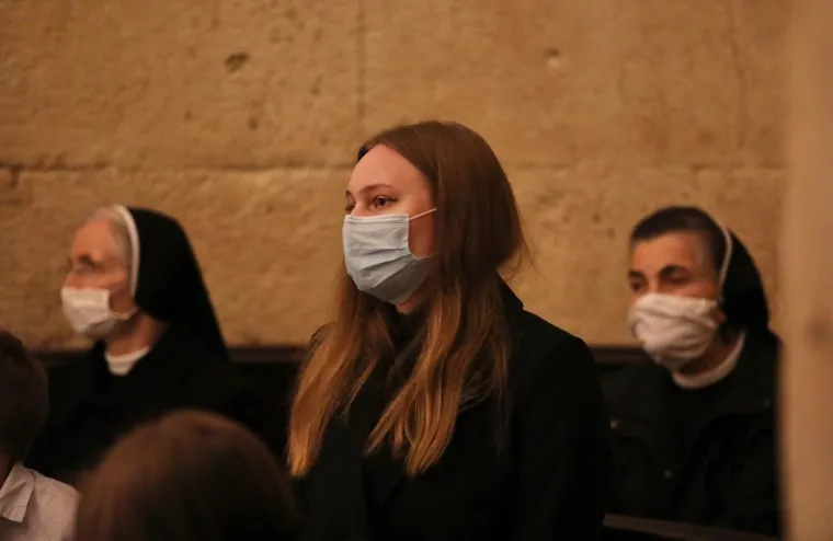 Split - Splitsko-makarski nadbiskup i metropolit mons. Marin Barišić predvodio na Badnjak misu polnoćku u splitskoj prvostolnici sv. Dujma