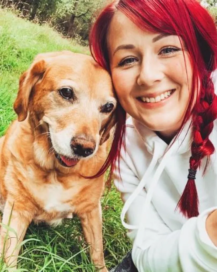 Megan ju je počastila sladoledom, bila je na izložbi pasa i imala prespavanac s prijateljima. Nedavno je proslavila 15. rođendan, upoznala prijatelja s Instagrama i sjela u vatrogasno vozilo. &quot;Policija i vatrogasne službe bile su nevjerojatne s njom&quot;, rekla je Megan.