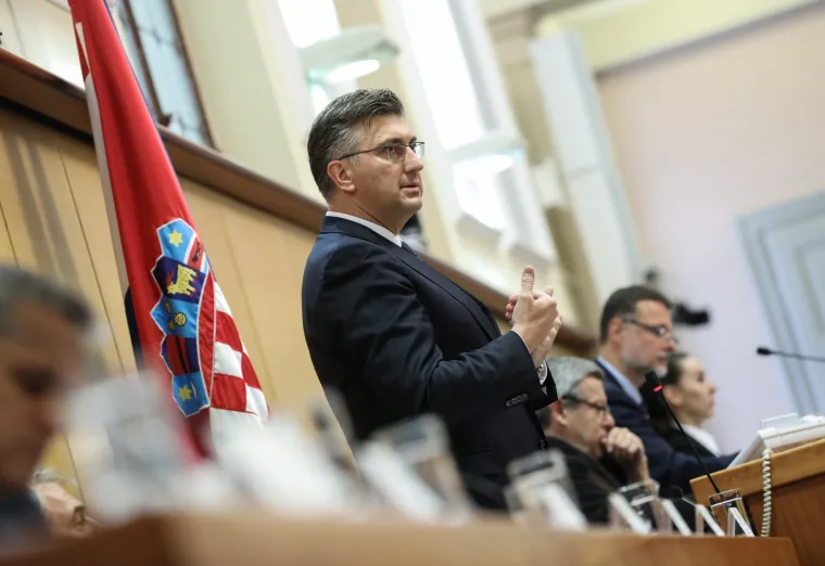 Žustar aktualac! Plenković odbio odgovoriti SDP-ovcu, Marasu opomena, Bulj premijeru donio mlijeko