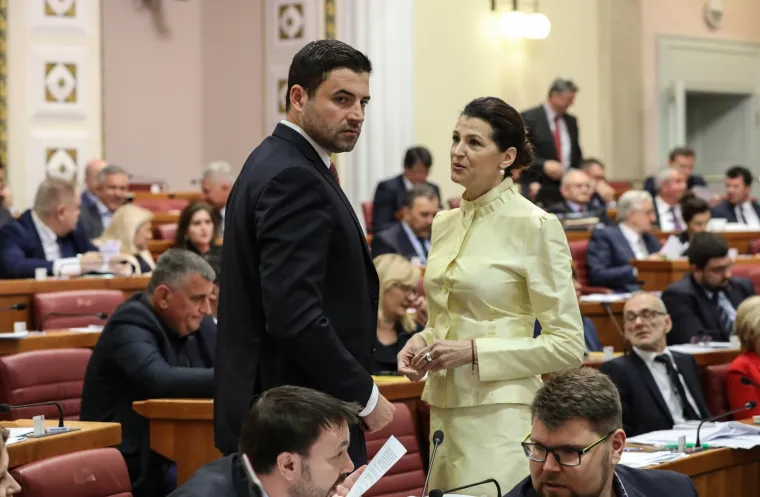 Žustar aktualac! Plenković odbio odgovoriti SDP-ovcu, Marasu opomena, Bulj premijeru donio mlijeko