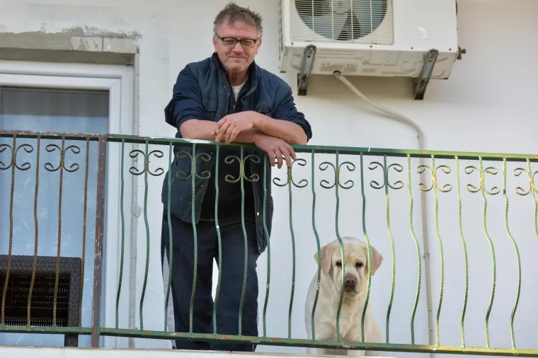 U Biogradu s psom zazidan muškarac u kuću jer nije htio van