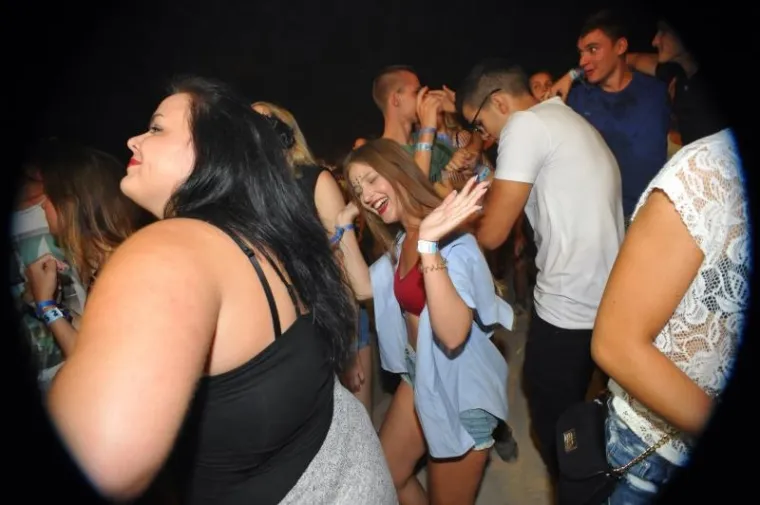 WILL SMITH I DJ JAZZY JEFF ZAPALILI POREČ: 'Princ iz Bel Aira' i njegov prijatelj rasplesali publiku, evo kako je bilo