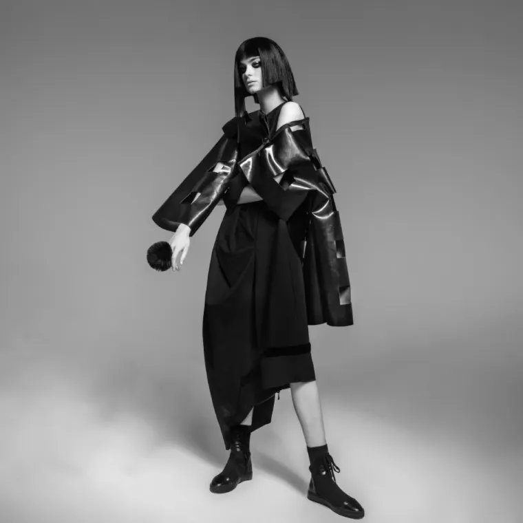 Charlie design: Black, please! Puno boja, a sve su crna