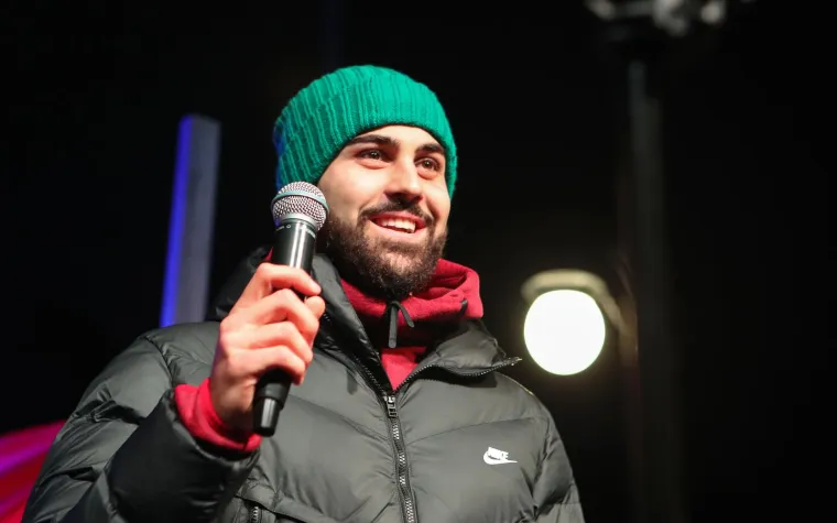 &quot;Kakva cura mora biti? Boja kose nije važna, ali volim plave oči. I da bude niža od mene, da barem u nečemu budem glava obitelji!&quot;, dodao je. Kao top 3 najljepših dama na svijetu mladi Zagrepčanin odabrao je Angelinu Jolie, Shakiru i Jennifer Lopez koju je stavio na prvo mjesto.