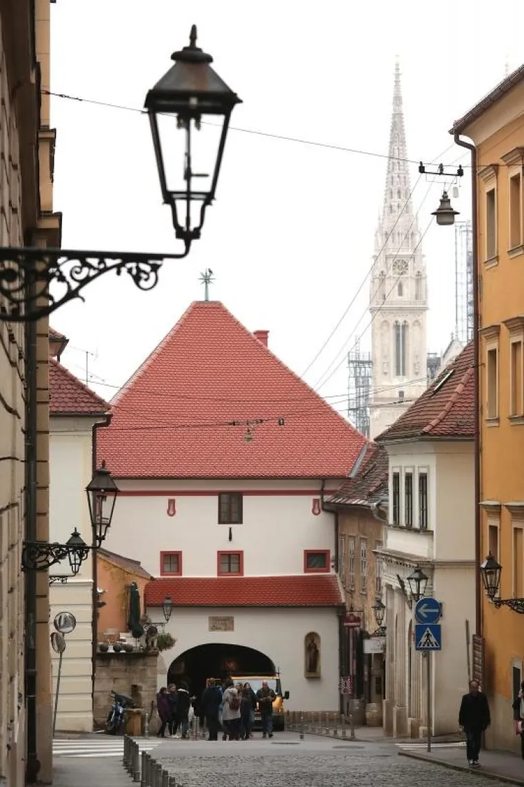 Radovi u unutrašnjosti međutim još uvijek traju.