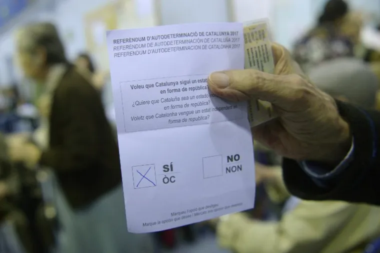 Glasački listić na referendumu u Kataloniji.