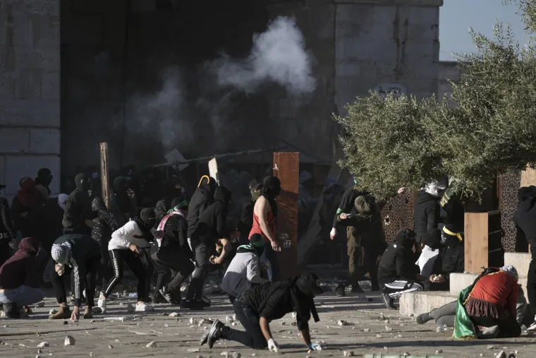 U sukobima kod džamije Al-Aksa ozlijeđeno 152 Palestinaca: 'Snage sigurnosti spremne su za bilo kakav scenarij'