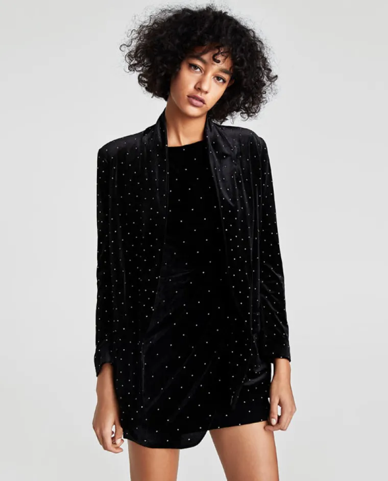 Blejzer sa svjetlucavim detaljima, Zara, 399,90 kuna; Haljina sa svjetlucavim detaljima, Zara, 229,90 kuna