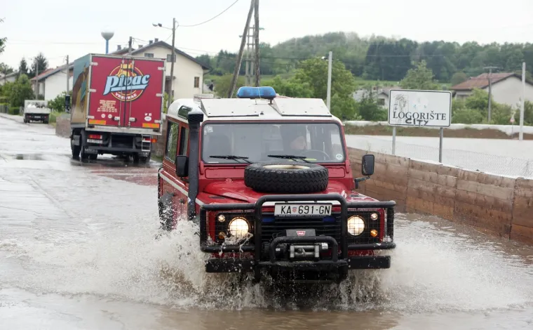 Nabujale rijeke ponovno prijete: Unatoč izvanrednim mjerama, građani u strahu od novih poplava