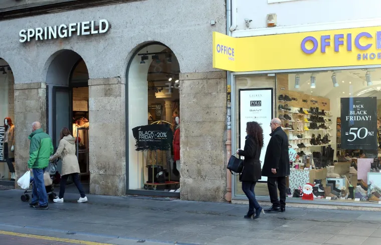 BEZ GUŽVI I BEZ VELIKIH POPUSTA: Evo kako izgleda popularni šoping praznik 'Crni petak' u Zagrebu