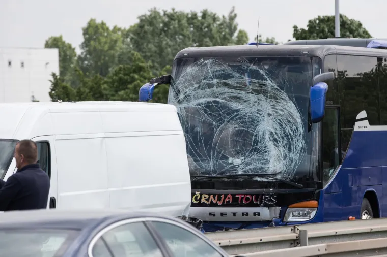 'Krkljanac' na Slavonskoj aveniji: Sudarilo se 7 automobila i autobus; jedna osoba ozlijeđena