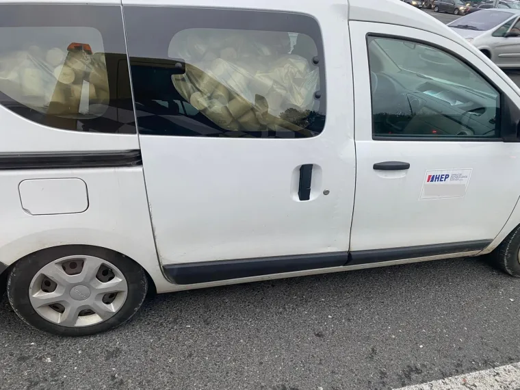 Opis: Ove zime se ni HEP ne grije na struju 
Komentar: &apos;Ma to je za privatne svrhe koristio službeni auto.&apos;