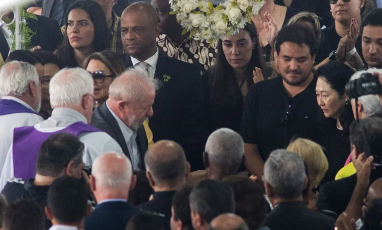 Procesija je gotova: Nakon što mu je počast odalo preko 300 tisuća ljudi pokopan legendarni Pele