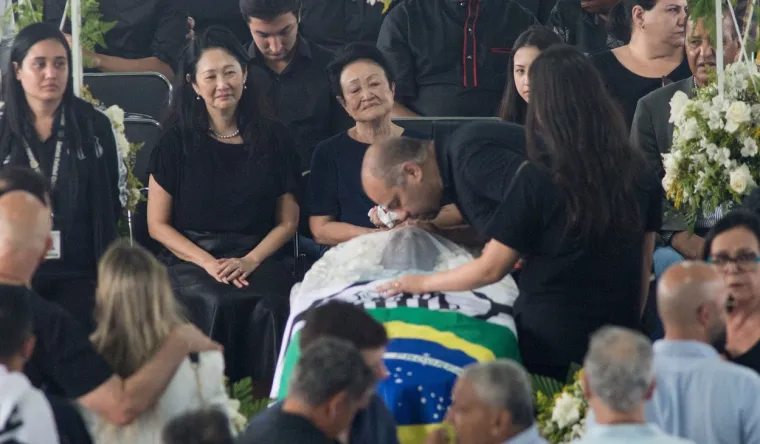 Procesija je gotova: Nakon što mu je počast odalo preko 300 tisuća ljudi pokopan legendarni Pele