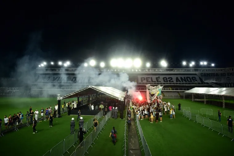 Procesija je gotova: Nakon što mu je počast odalo preko 300 tisuća ljudi pokopan legendarni Pele
