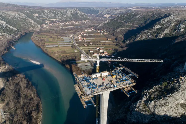 Hercegovina ima svoj 'Pelješki most': Pogledajte kakvog nadrealnog ljepotana grade, a koji bi trebao spojiti obale Neretve