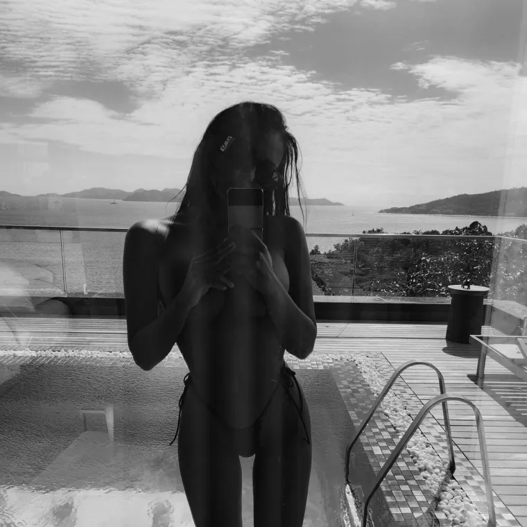 Bivši joj je nekad igrao u Hrvatskoj, a ona sada opako provocira novom fotkom: 'Gola duša je seksipilnija od golog tijela'