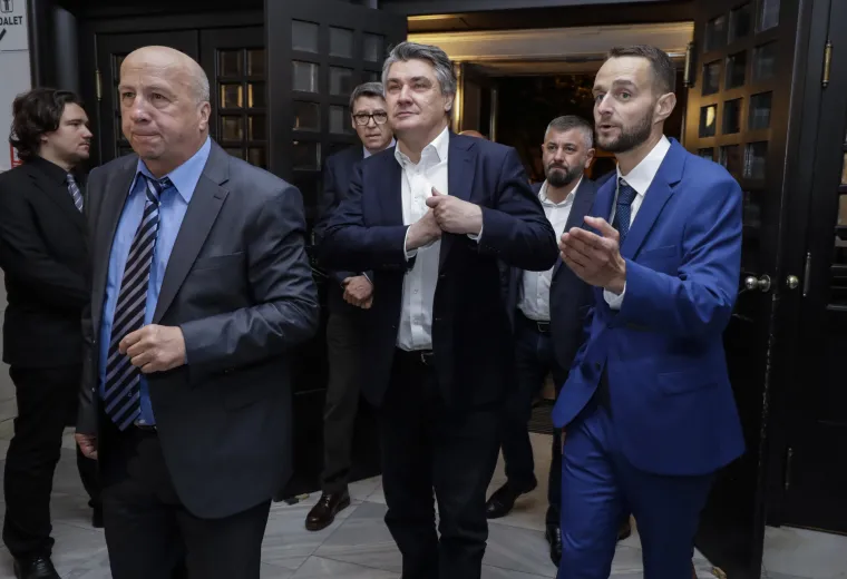 Kolinda je opet u centru pažnje: Oduševila vitkom figurom i osmijehom, a zasjenila je i Milu Horvat koju odavno nismo vidjeli