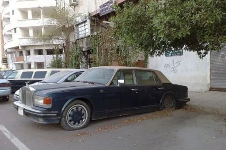 DUBAI JE GROBLJE SKUPIH AUTOMOBILA: Evo što se dogodi kada bogatašima dosade limeni ljubimci