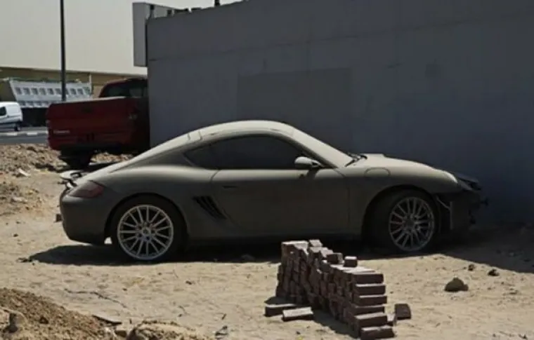 DUBAI JE GROBLJE SKUPIH AUTOMOBILA: Evo što se dogodi kada bogatašima dosade limeni ljubimci