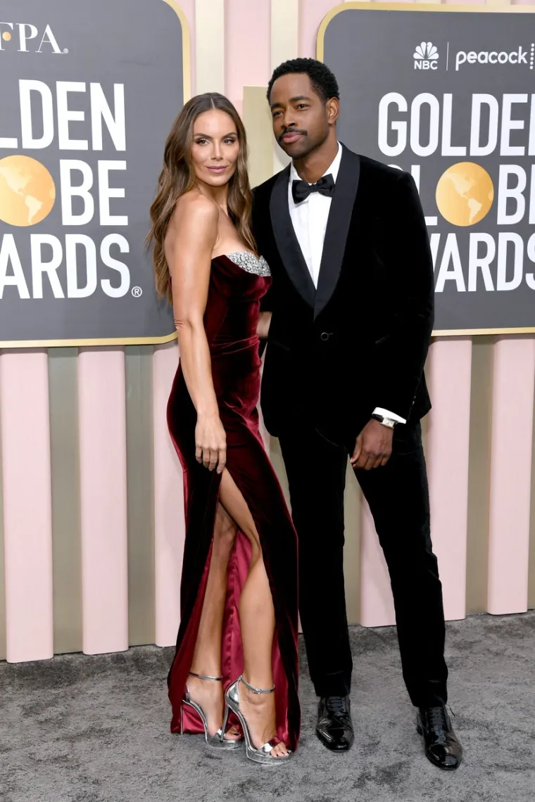 Nina Seničar, Jay Ellis