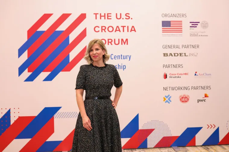 Kolinda oduševila pojavom, doista nikad nije bila vitkija; A osvanuo je i Josipović, pogledajte kako danas izgleda