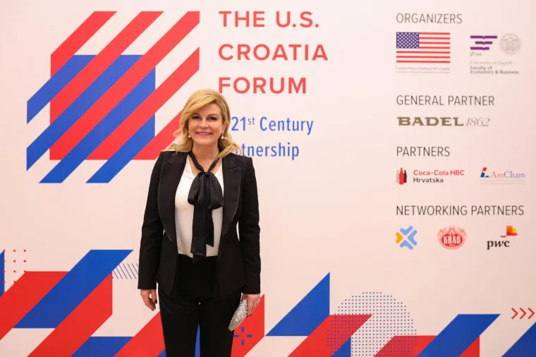 Kolinda oduševila pojavom, doista nikad nije bila vitkija; A osvanuo je i Josipović, pogledajte kako danas izgleda