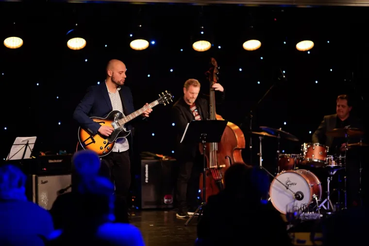 Poznati Hrvati na predstavljanju albuma prvijenca Zvonimira Radišića: Pogledajte tko je sve uživao u dobrom starom jazzu