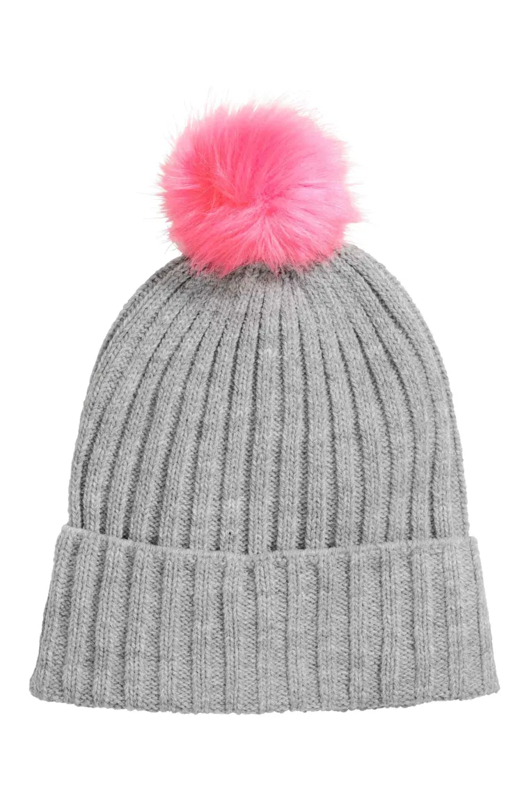 Kapa s pink pomponom, H&amp;M, 60,07 kuna