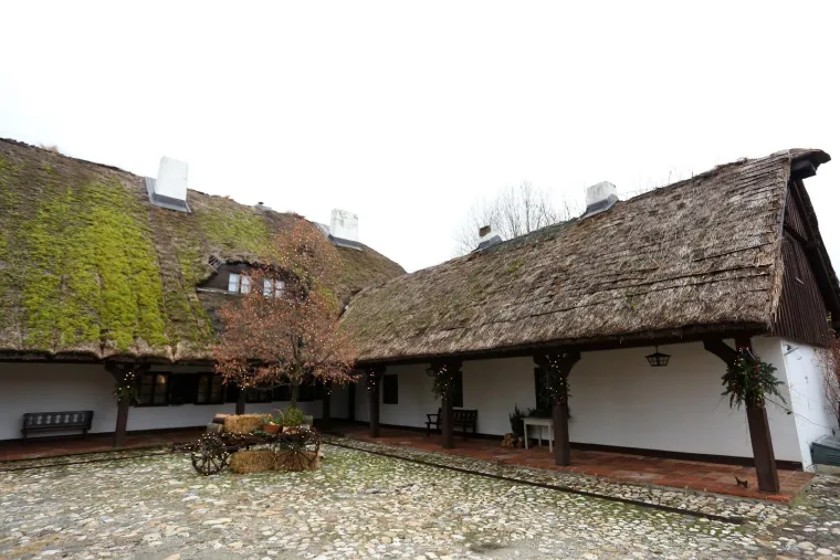 PREDSJEDNIČINA VILA OTVARA SVOJA VRATA GRAĐANIMA: Pogledajte kako izgleda unutrašnjost Vile Prekrižje