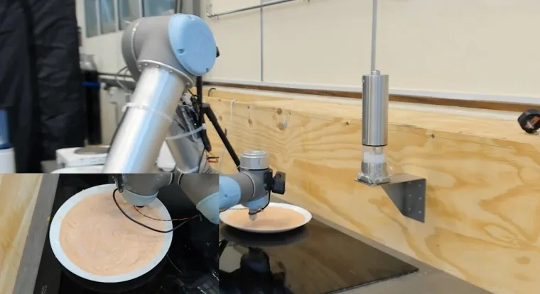 Istraživači su otkrili da je ovaj pristup &quot;kušanje u hodu&quot; poboljšao sposobnost robota da brzo i točno procijeni slanost jela. &quot;Većina domaćih kuhara je upoznata s tim konceptom - provjeravanjem jela tijekom procesa kuhanja kako bi provjerili je li ravnoteža okusa ispravna. Ako se roboti koriste za određene aspekte pripreme hrane, važno je da oni mogu &quot;okusiti&quot; ono što kuhaju&quot;, kaže Grzegorz Sochacki s Cambridgeovog odjela za inženjerstvo. 