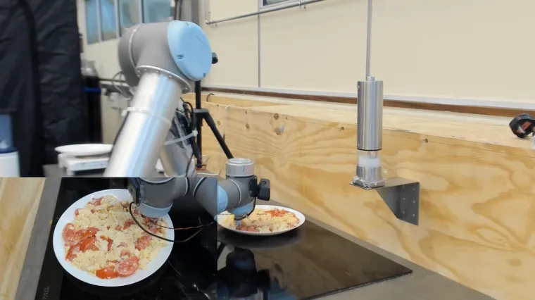 Dr. Arsen Abdulali, također s Odsjeka za inženjerstvo, objasnio je da su, kako bi imitirali žvakanje i kušanje ljudi, na ruku robota pričvrstili sondu koja je djelovala poput senzora slanosti. &quot;Trenutne metode elektroničkog testiranja uzimaju samo jednu sliku iz homogeniziranog uzorka, pa smo željeli replicirati realističniji proces žvakanja i kušanja u robotskom sustavu, što bi trebalo rezultirati ukusnijim krajnjim proizvodom&quot;, rekao je. Pripremali su kajganu i rajčice, mijenjajući broj rajčica i količinu soli u svakom jelu. Kako bi imitirali promjenu teksture uzrokovanu žvakanjem, tim je zatim stavio smjesu jaja u blender te je robot morao ponovo testirati jelo. 