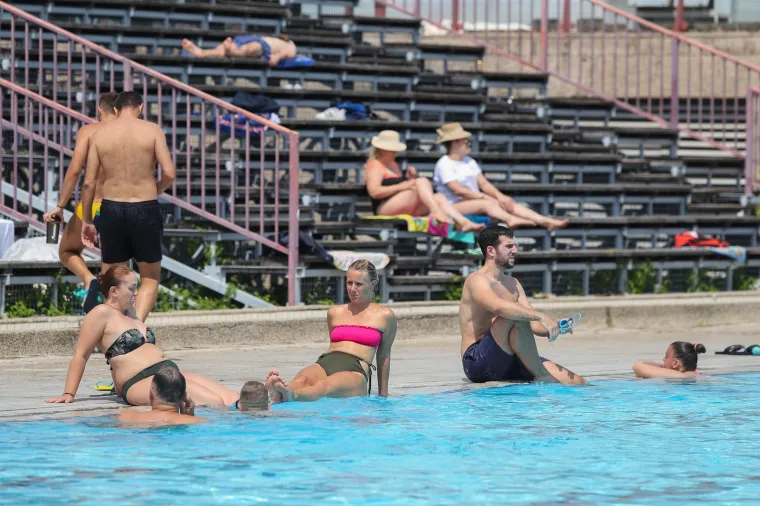 Neki preferiraju bazen, a neki Jarun: Evo kako su se Zagrepčani nosili s nesnosnim vikend vrućinama