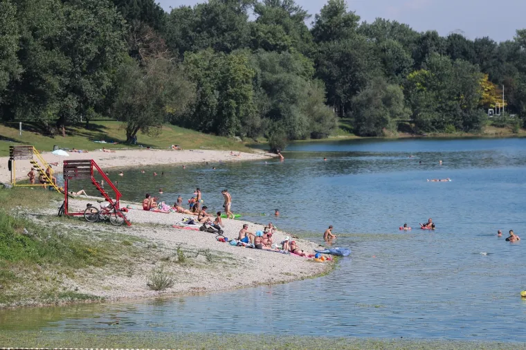 Neki preferiraju bazen, a neki Jarun: Evo kako su se Zagrepčani nosili s nesnosnim vikend vrućinama