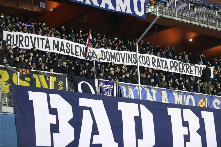 Znakovita poruka i bakljada Boysa: Raspoloženi Antolić se vratio u ložu uz odabrano društvo