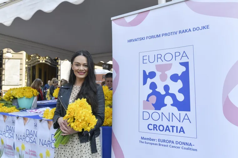 Anne Heche, Jason Isaacs, Ori Pfeffer, Michael York, Gerard Depardieu, Nastassja Kinski, John Rhys-Davies i Susie Amy samo su neke od svjetskih zvijezda s kojima je hrvatska glumica Krepela imala priliku surađivati i glumiti na filmskim i televizijskim setovima.