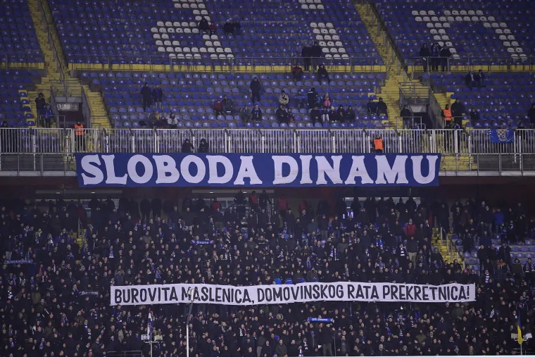 NAVIJAČKA GALERIJA Fantastična atmosfera na krcatom Aldu Drosini, Boysi poslali znakovitu poruku