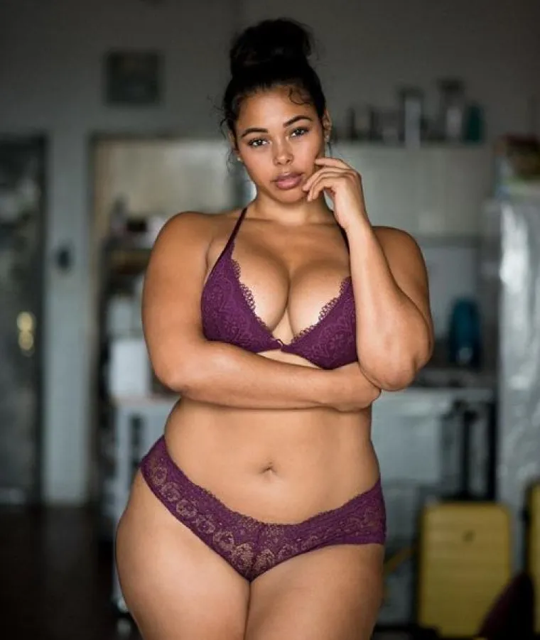 Model s oblinama izazvala ridgidne standarde ljepote Victoria’s Secreta svojim 'katalogom'
