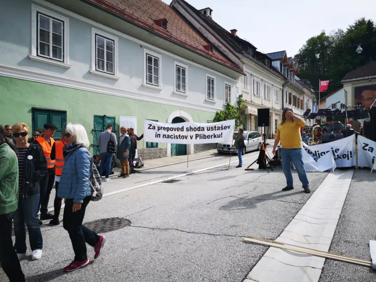 Antifašisti na kontraskupu: 'Okupljanje u Bleiburgu je naricanje za propalom ustaškom paradržavom'