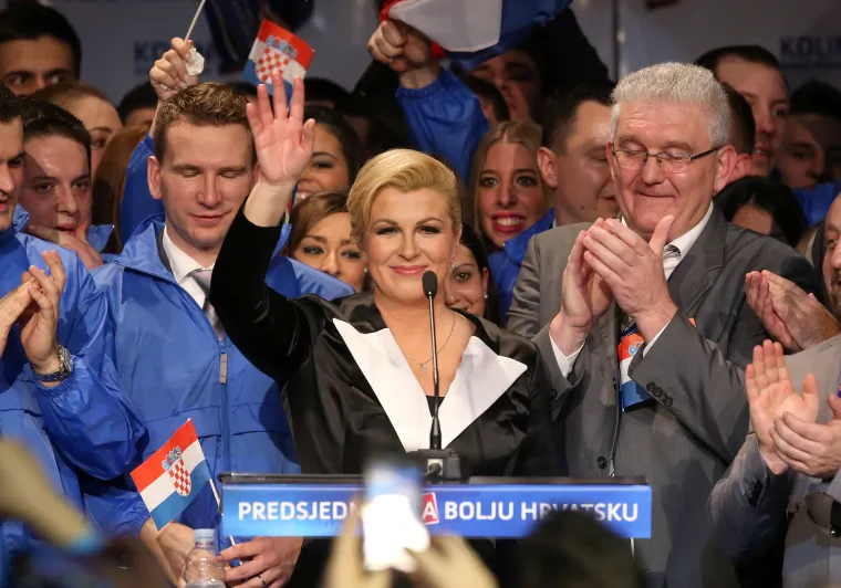 Kolinda oduševila fotografijom iz Međugorja. Prisjetili smo se njezinih izdanja zadnjih 15 godina - od narodne nošnje do maskirne kape