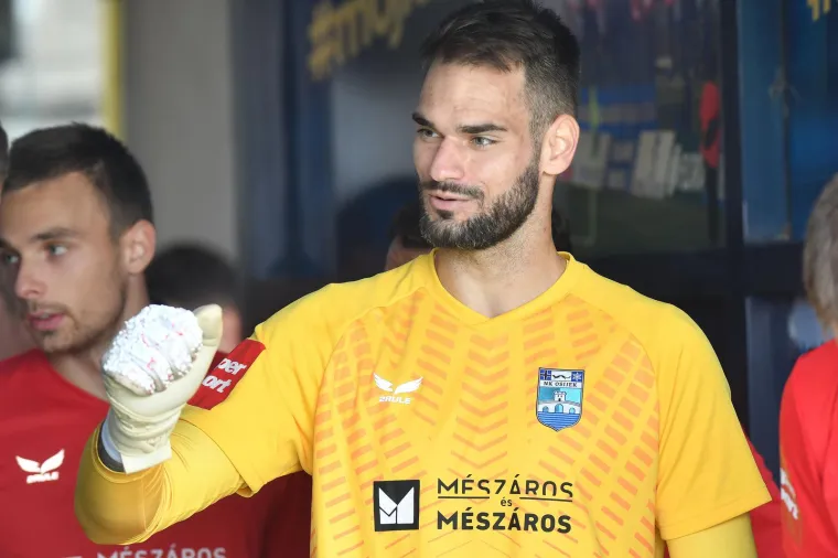 2. Ivica Ivušić (Osijek) - 17 utakmica, 7 bez primljenog pogotka