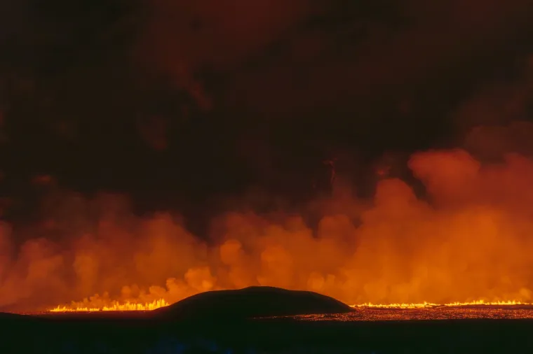Pogledajte spektakularne, ali i zastrašujuće fotografije erupcije vulkana na Islandu