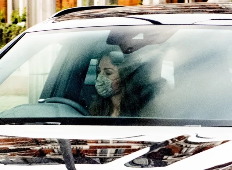 PRINC WILLIAM I KATE SNIMLJENI U JAVNOSTI: Ovakve ih još nismo vidjeli, čini se da ih je istup Meghan i Harryja dotukao